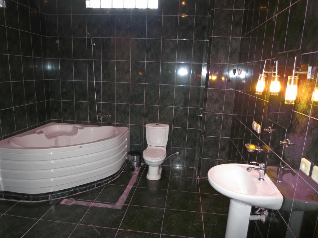 Batumi Sun Hostel Værelse billede